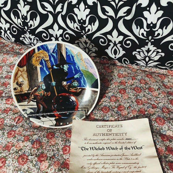 🌪️ Limited Edition Vintage Wizard of Oz Plate 🌪️ - Picture 5 of 7